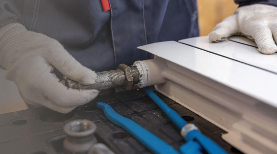 Local annual plumbing maintenance in Farmington, IA